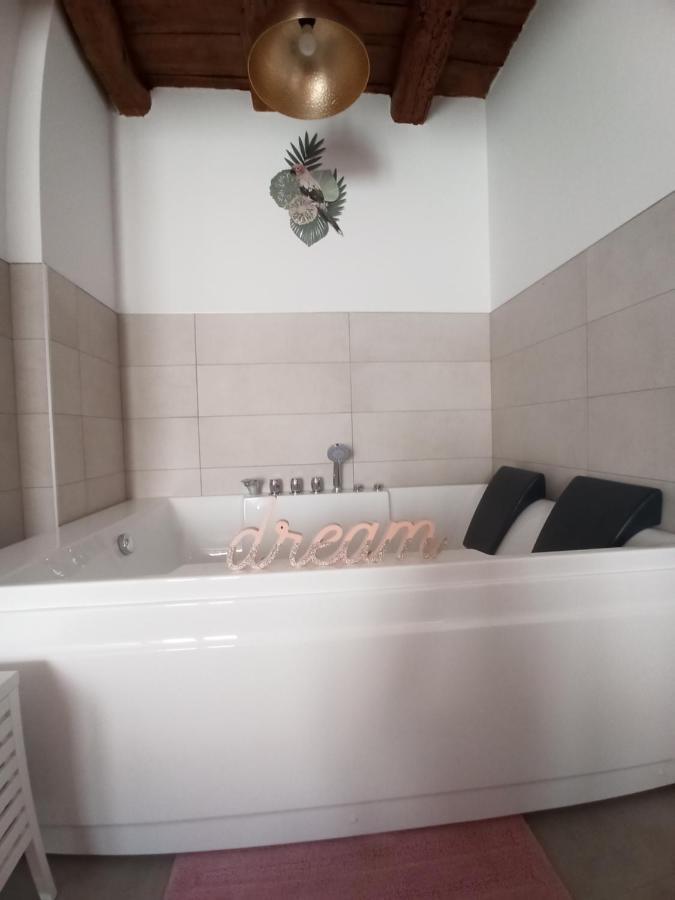 Penafiel Dreams Con Jacuzzi Apartment Exterior photo